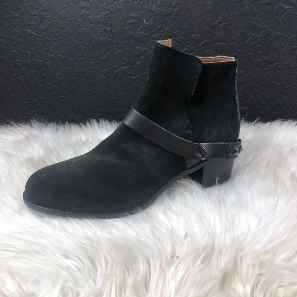 H LONDON BOOTS SIZE 5.5